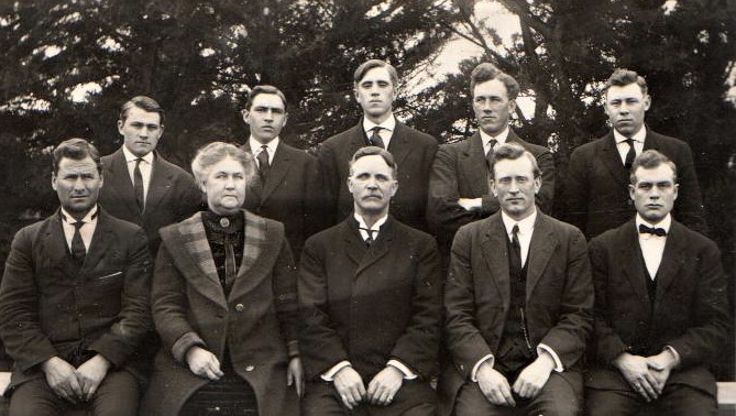 Missionaries with Wesley J. Beck in New Zealand, Between 1912 – 1913